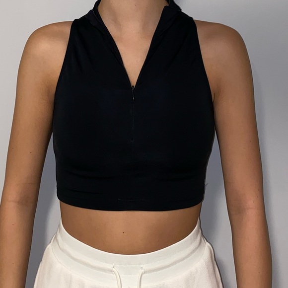 black cropped tank - Picture 2 of 2